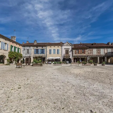 Le Clos Bleu بيت للعطل *