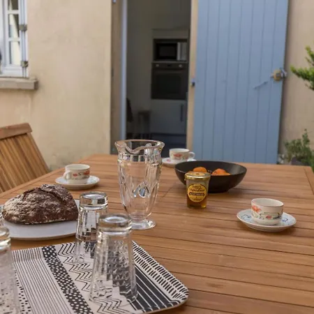 Le Clos Bleu بيت للعطل