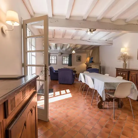 Holiday home Le Clos Bleu *